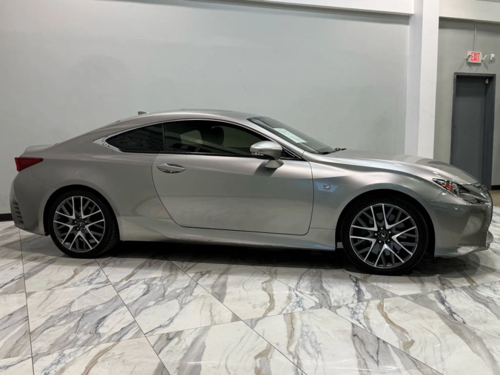 2017 Lexus RC 300 Image 5