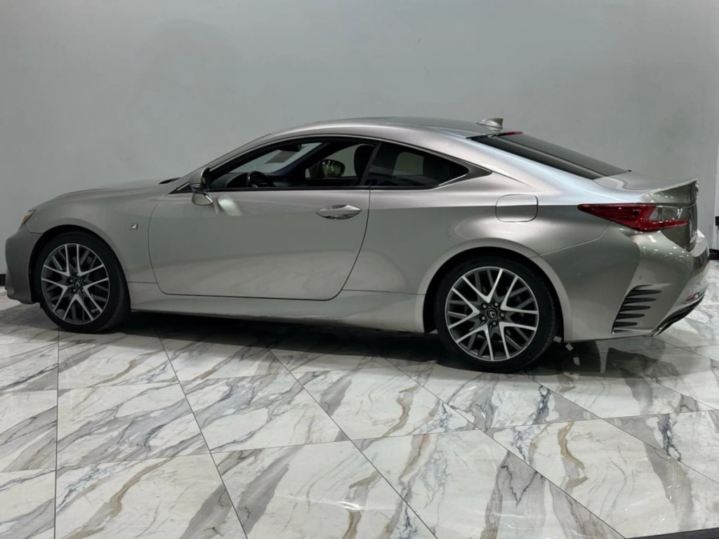 2017 Lexus RC 300 Image 9