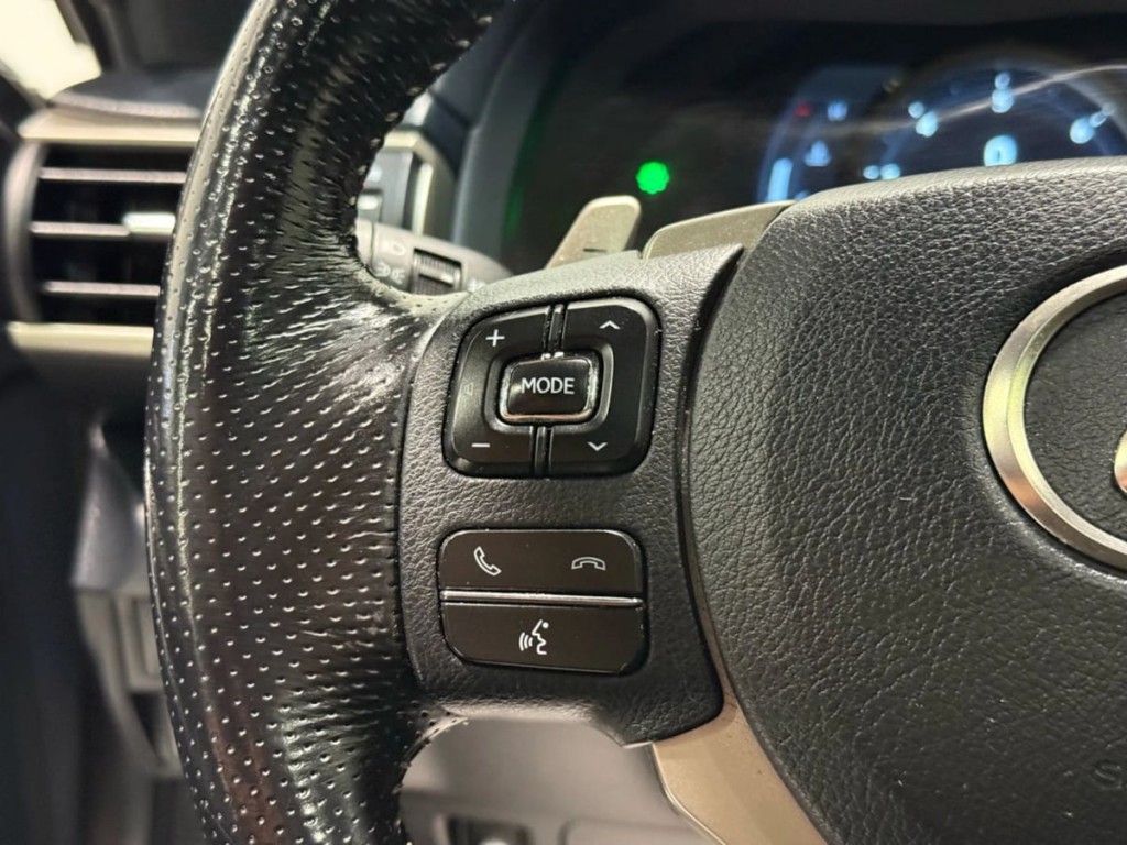 2017 Lexus RC 300 Image 16