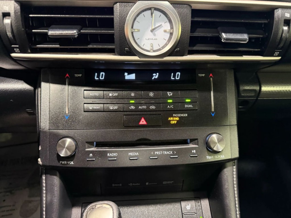 2017 Lexus RC 300 Image 21
