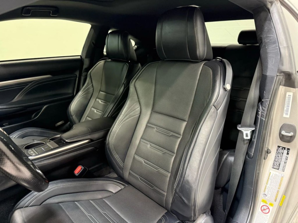 2017 Lexus RC 300 Image 24
