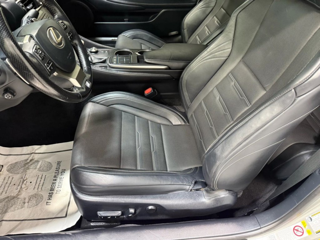2017 Lexus RC 300 Image 25