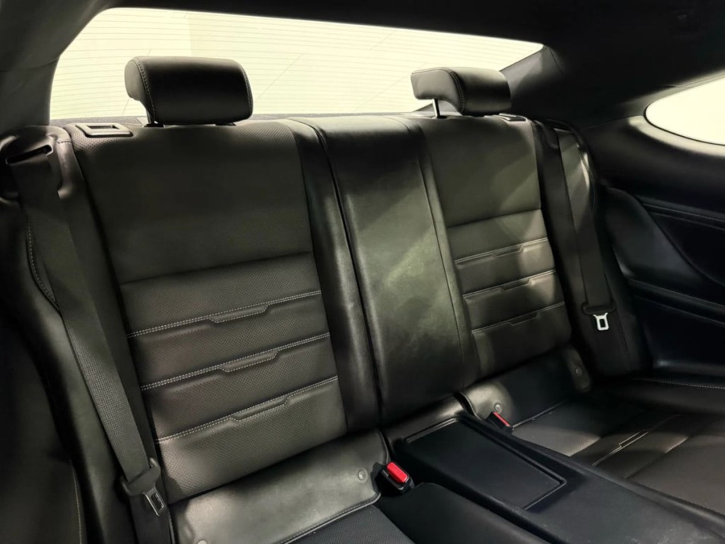 2017 Lexus RC 300 Image 32