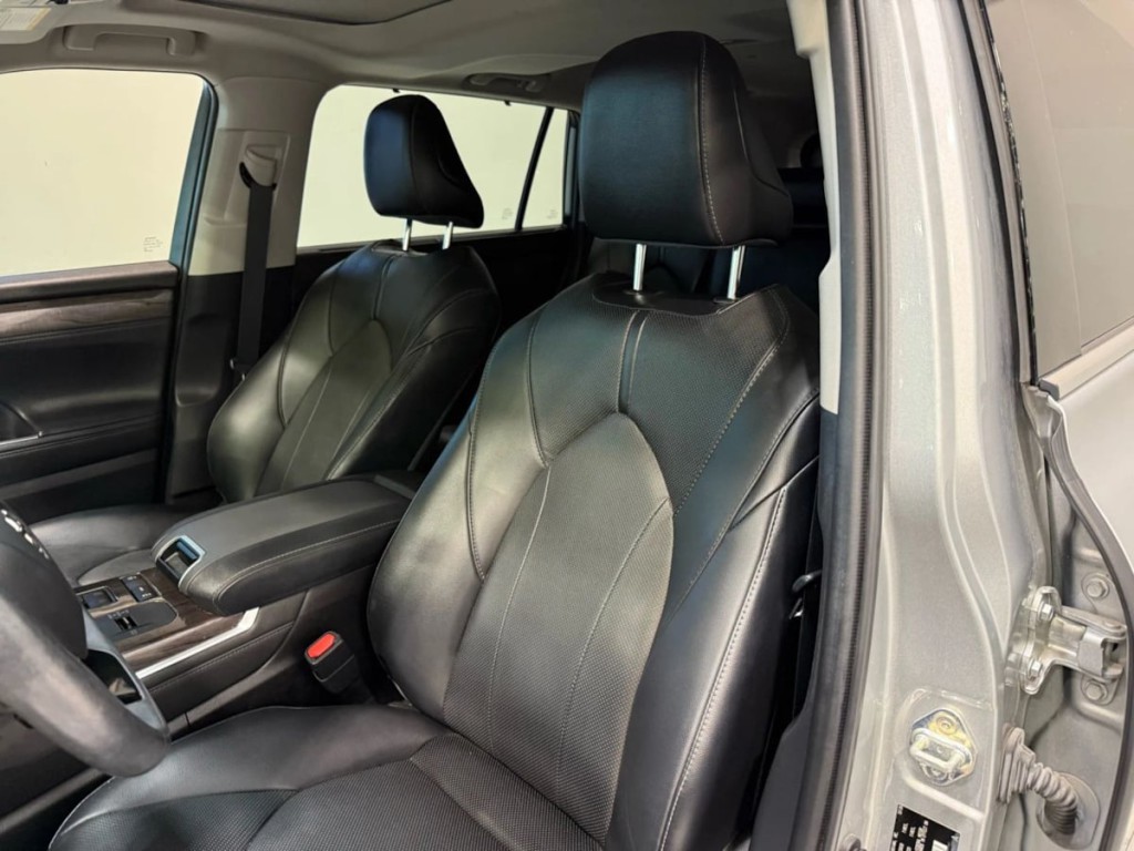 2021 Toyota Highlander Image 25