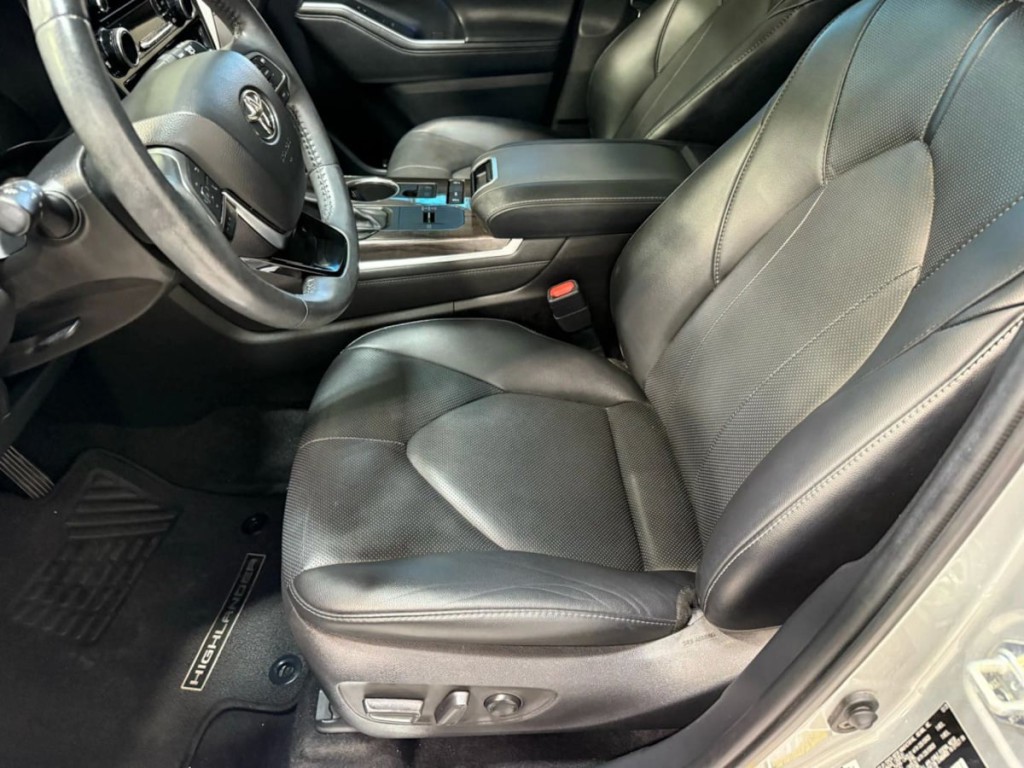 2021 Toyota Highlander Image 26