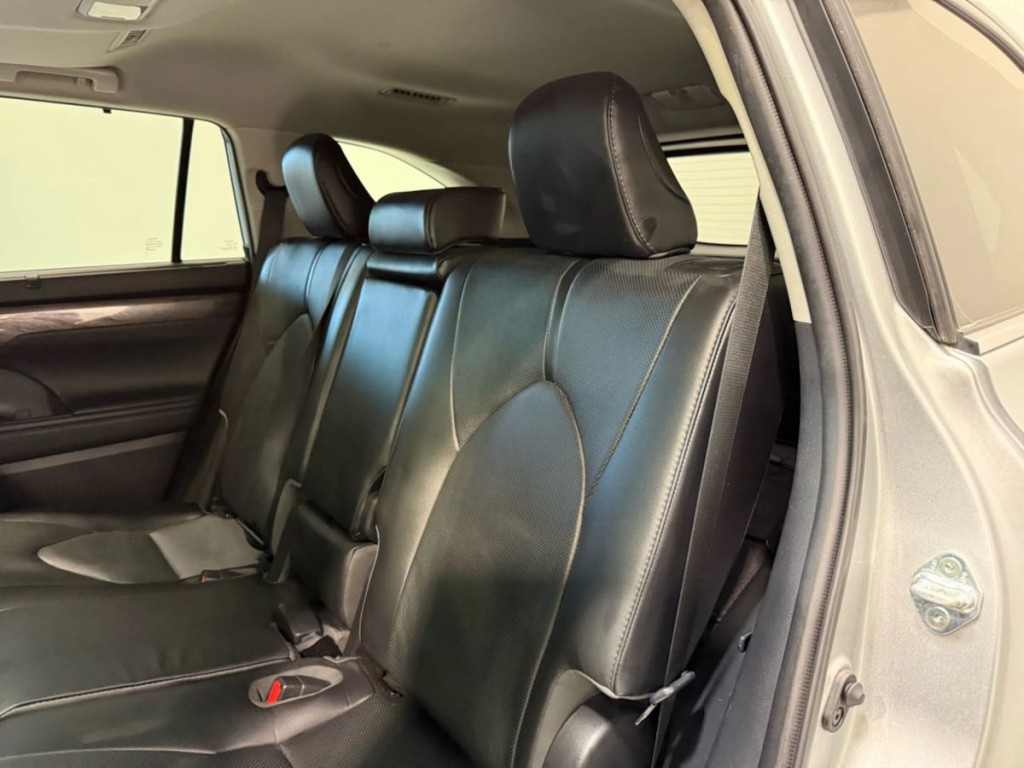 2021 Toyota Highlander Image 27