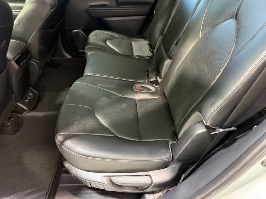 2021 Toyota Highlander Image 28