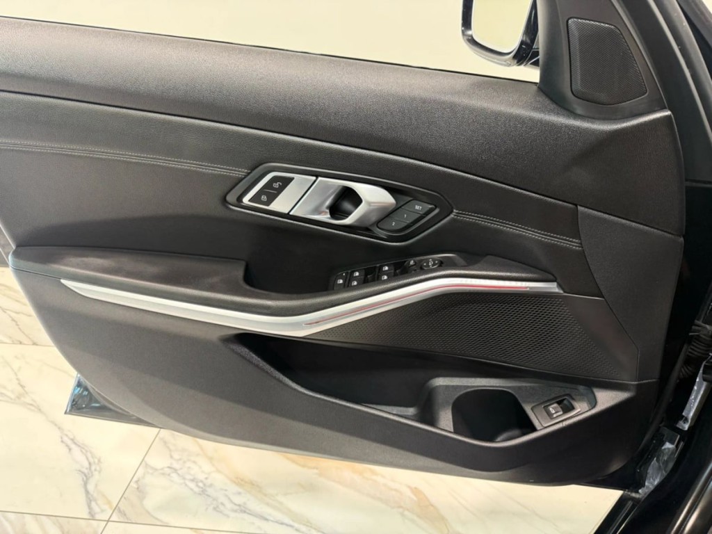 2020 BMW 3 Series Image 11