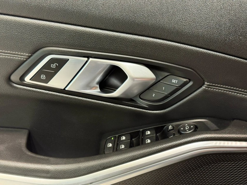 2020 BMW 3 Series Image 12