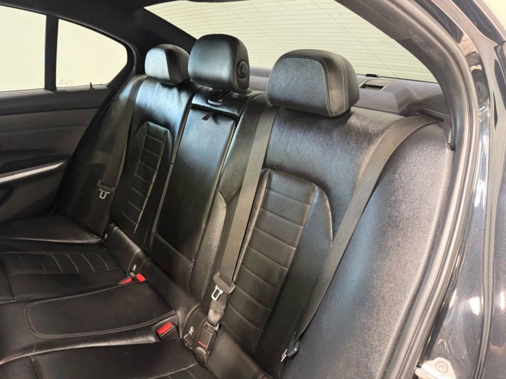 2020 BMW 3 Series Image 26
