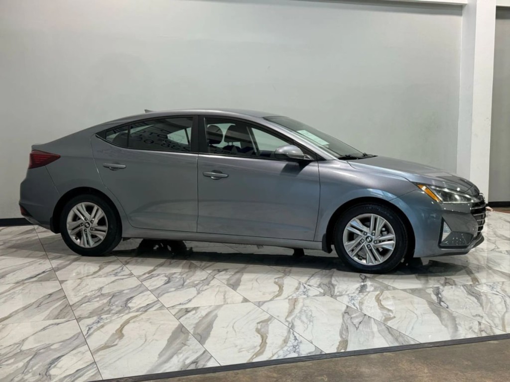 2019 Hyundai Elantra Image 5