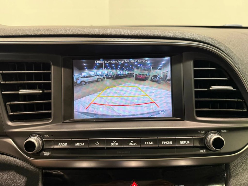 2019 Hyundai Elantra Image 20