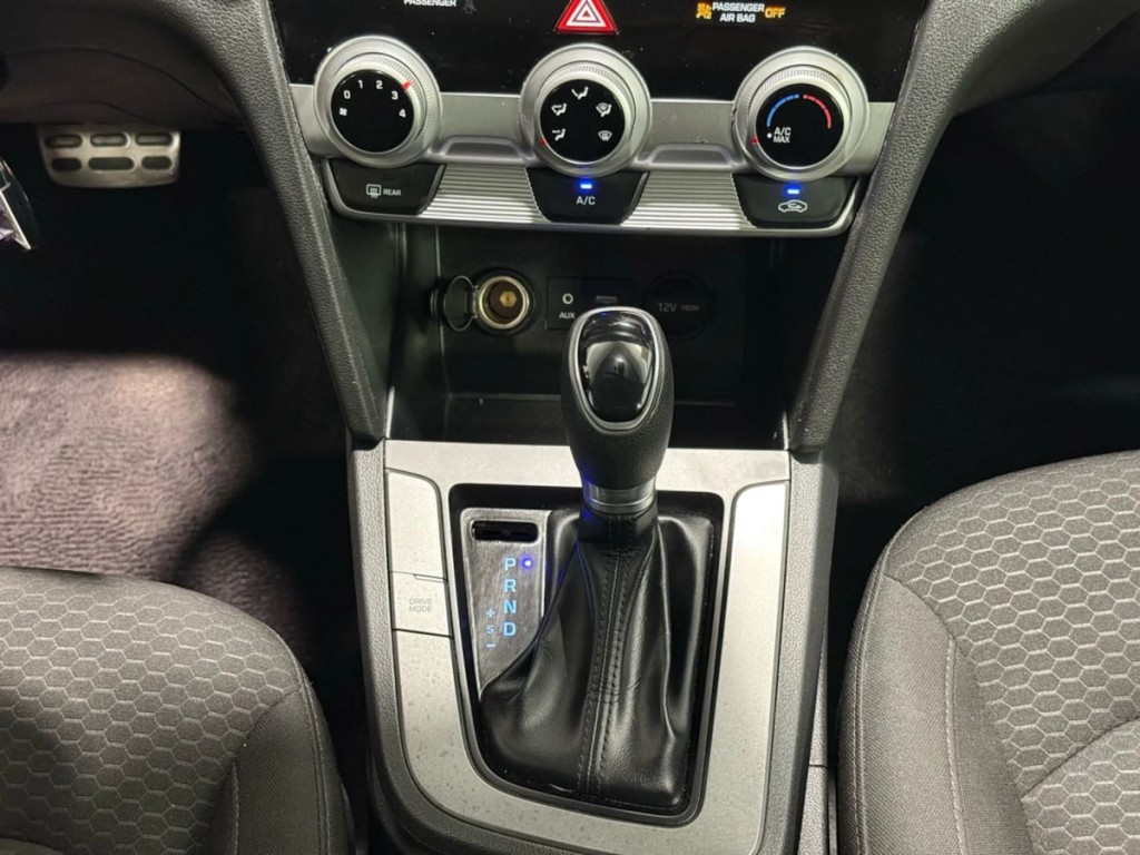 2019 Hyundai Elantra Image 22