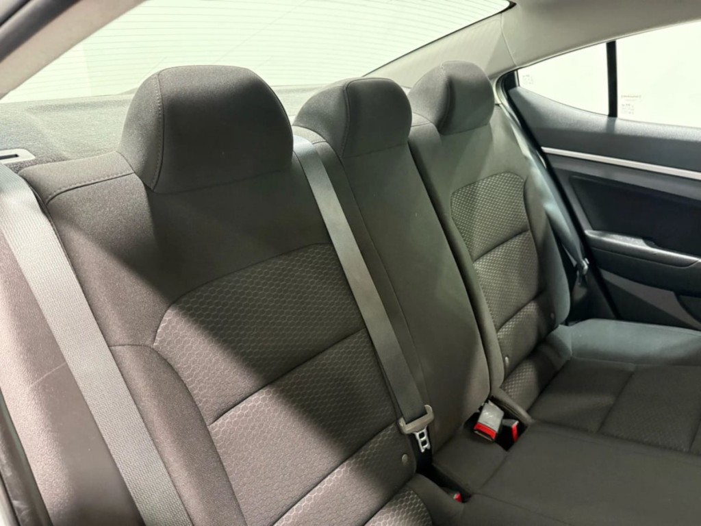 2019 Hyundai Elantra Image 30