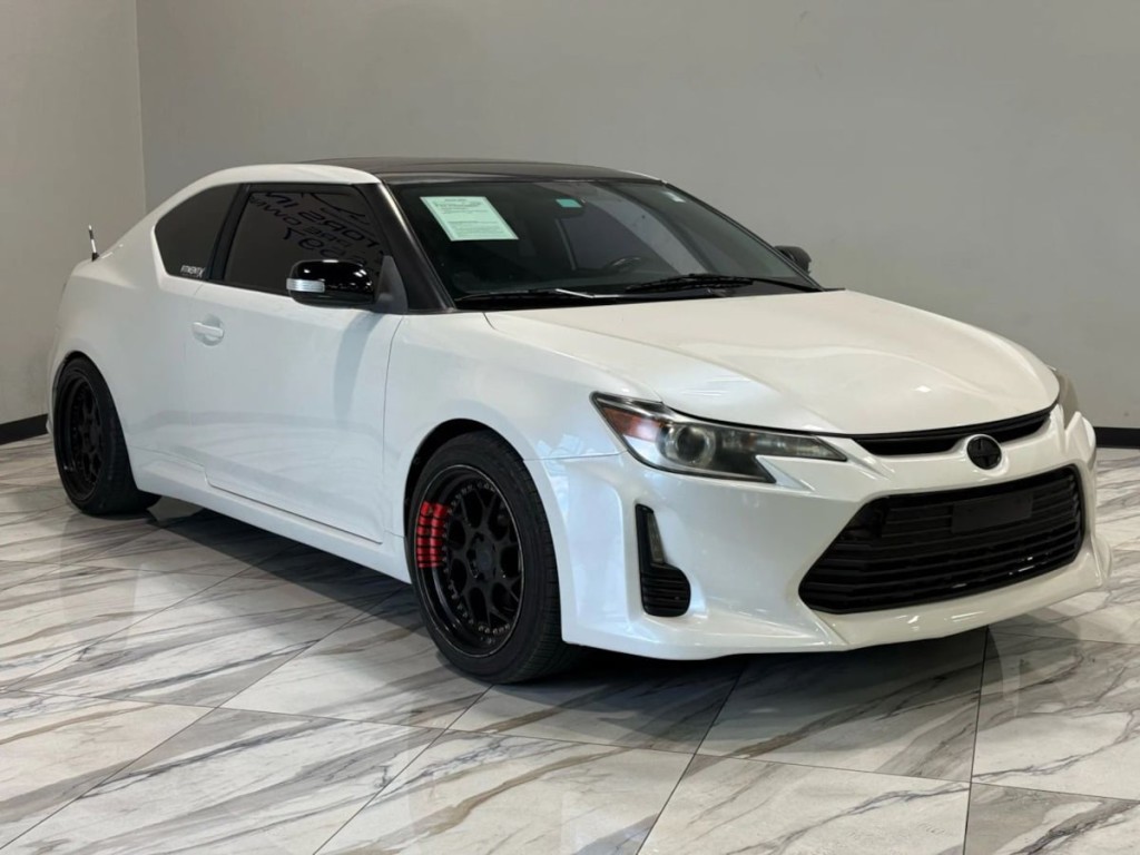 2015 Scion tC Image 4