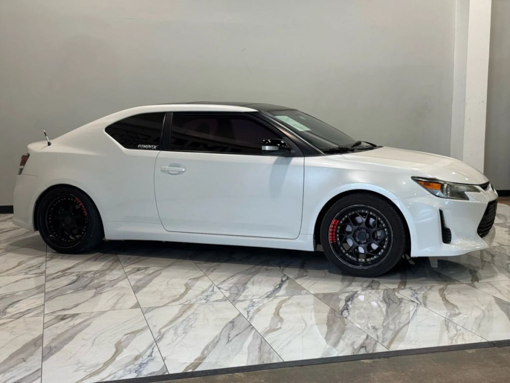 2015 Scion tC Image 5