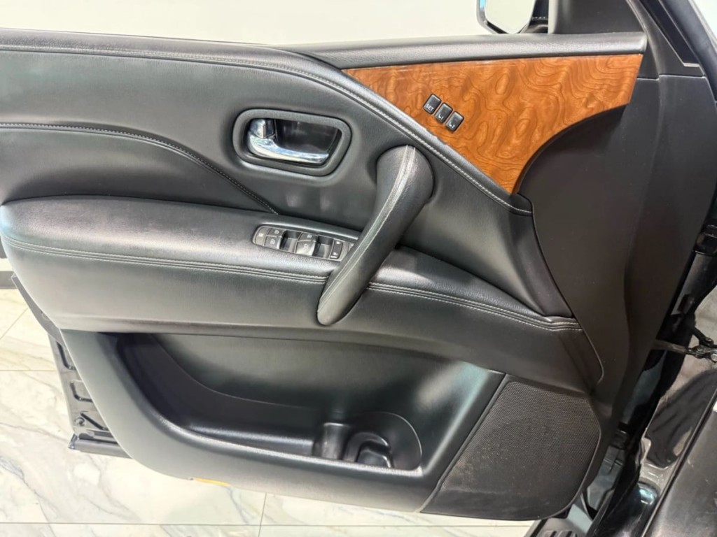 2019 INFINITI QX80 Image 10