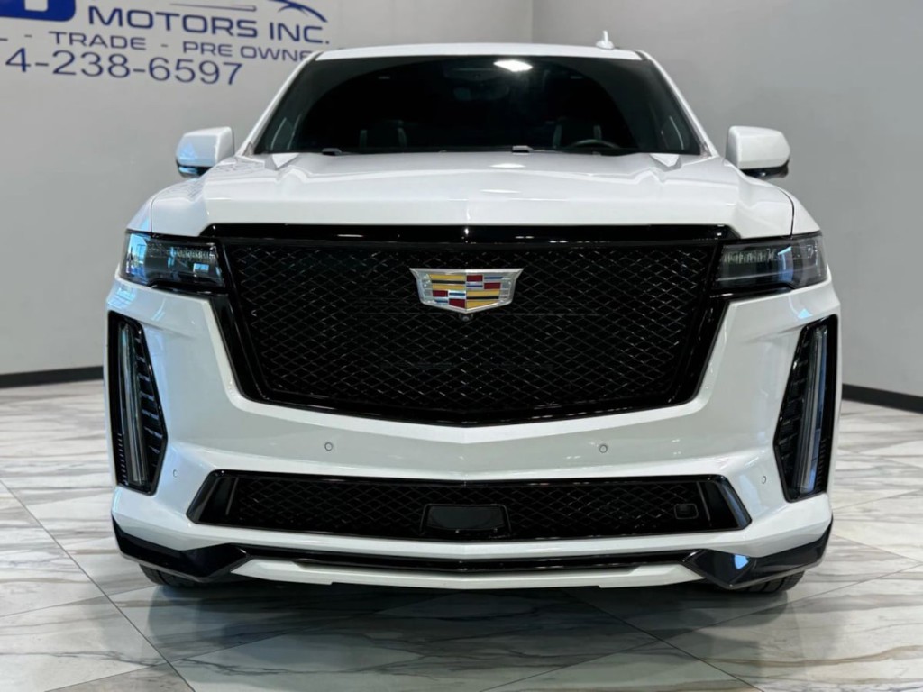 2023 Cadillac Escalade Image 3