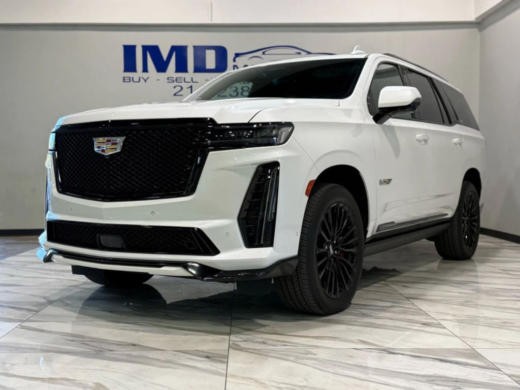 2023 Cadillac Escalade Image 2