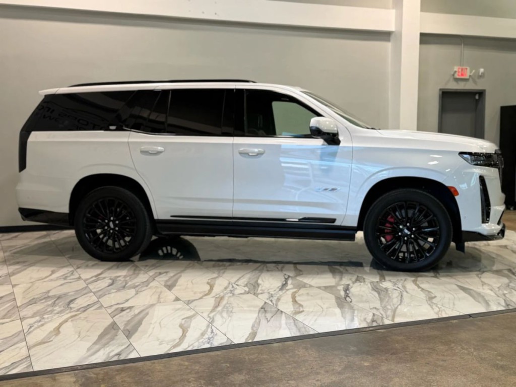 2023 Cadillac Escalade Image 5