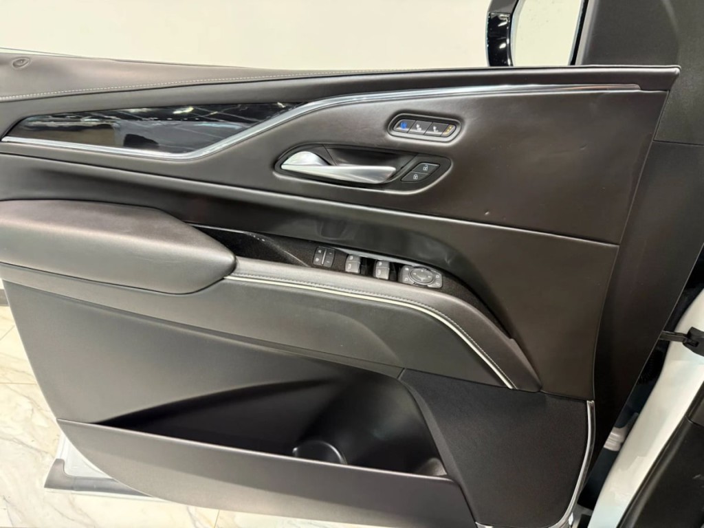 2023 Cadillac Escalade Image 11