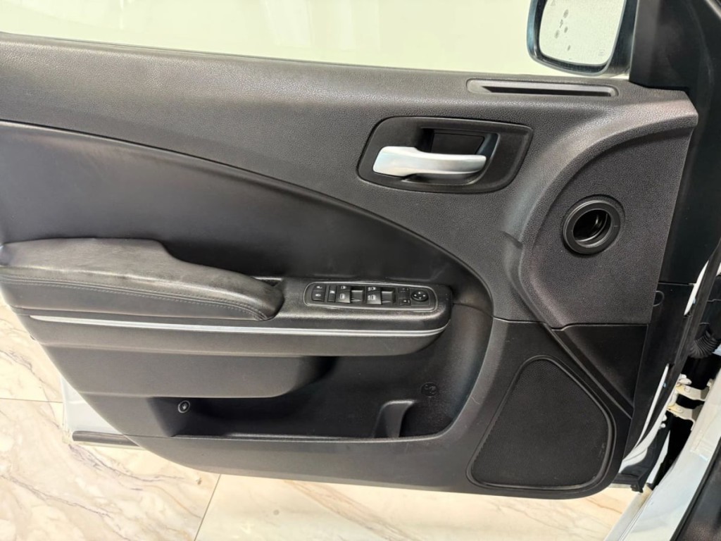 2018 Dodge Charger Image 11