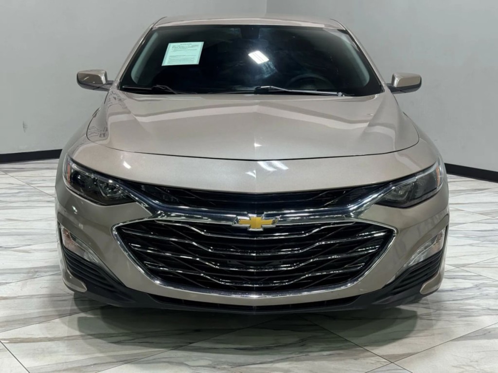 2022 Chevrolet Malibu Image 3