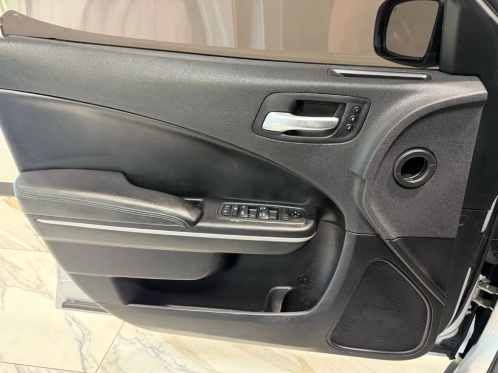 2021 Dodge Charger Image 11
