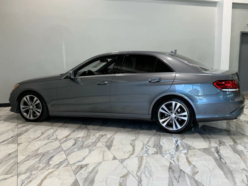 2016 Mercedes-Benz E-Class Image 9