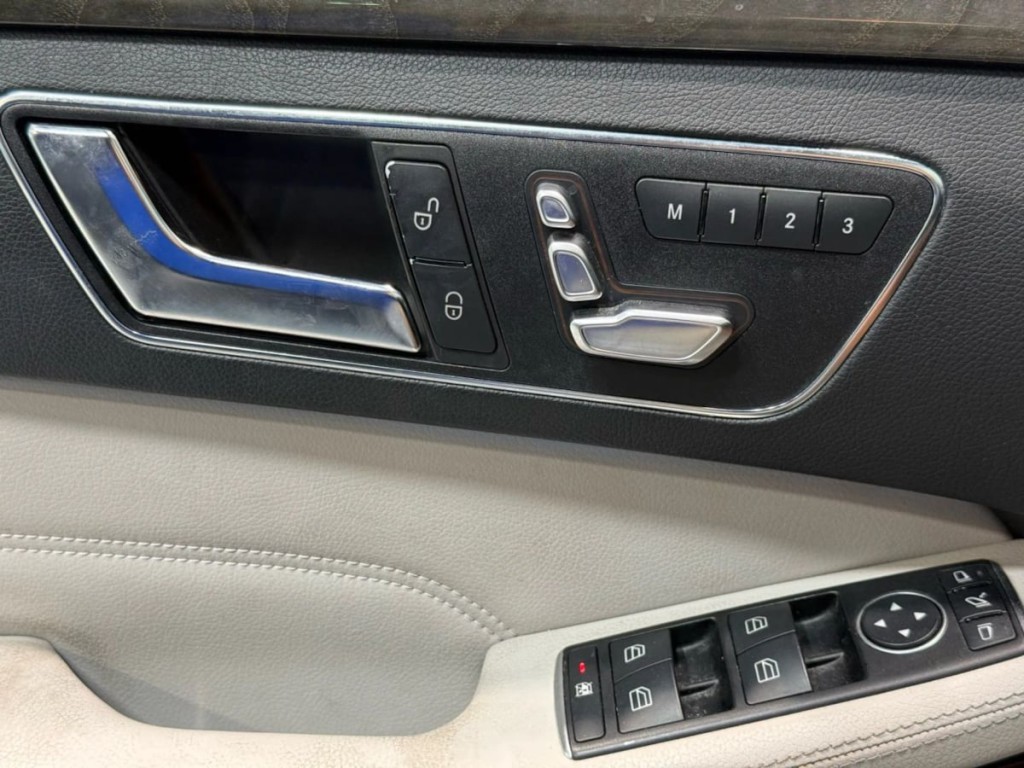 2016 Mercedes-Benz E-Class Image 12