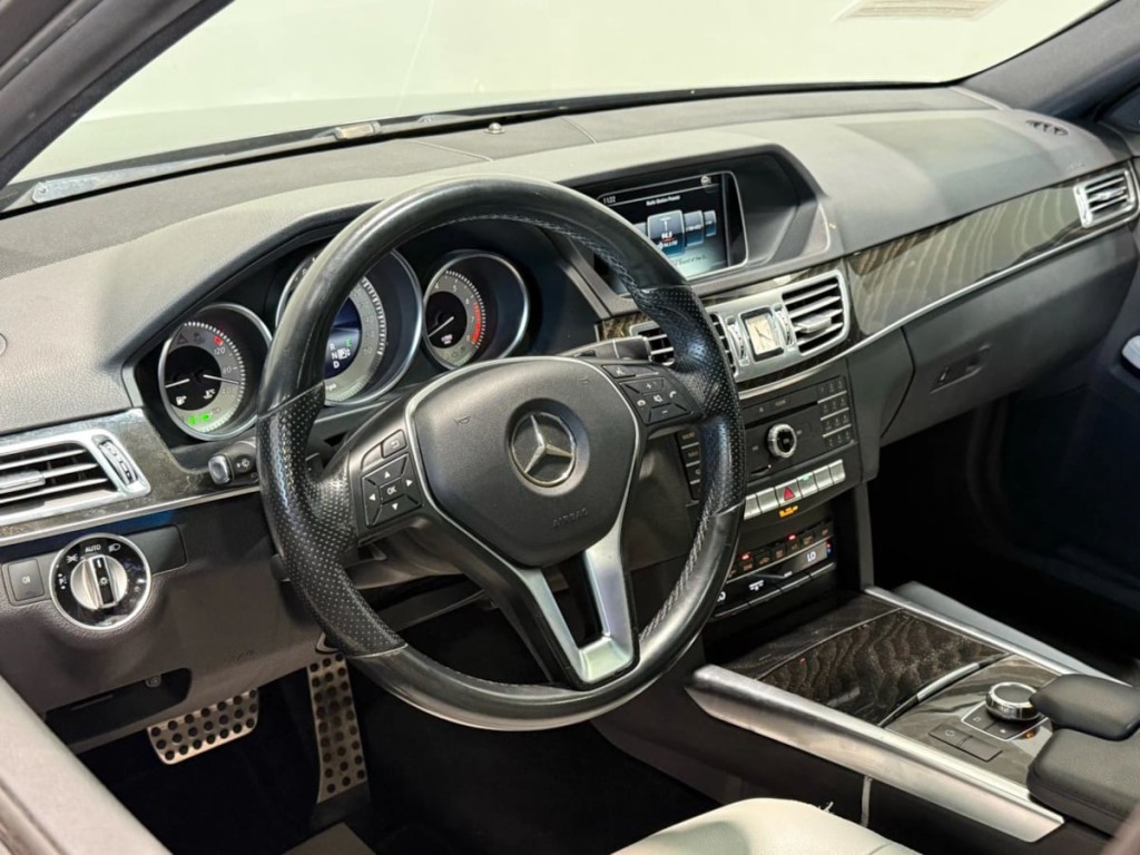 2016 Mercedes-Benz E-Class Image 13