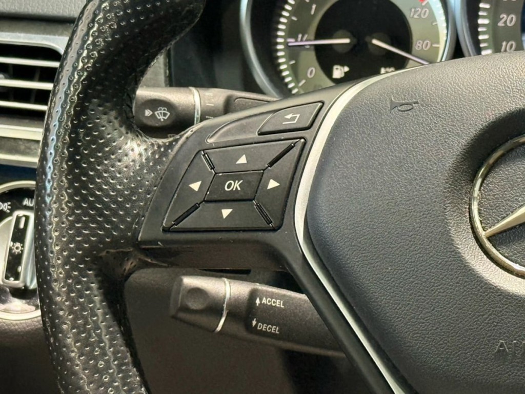 2016 Mercedes-Benz E-Class Image 16