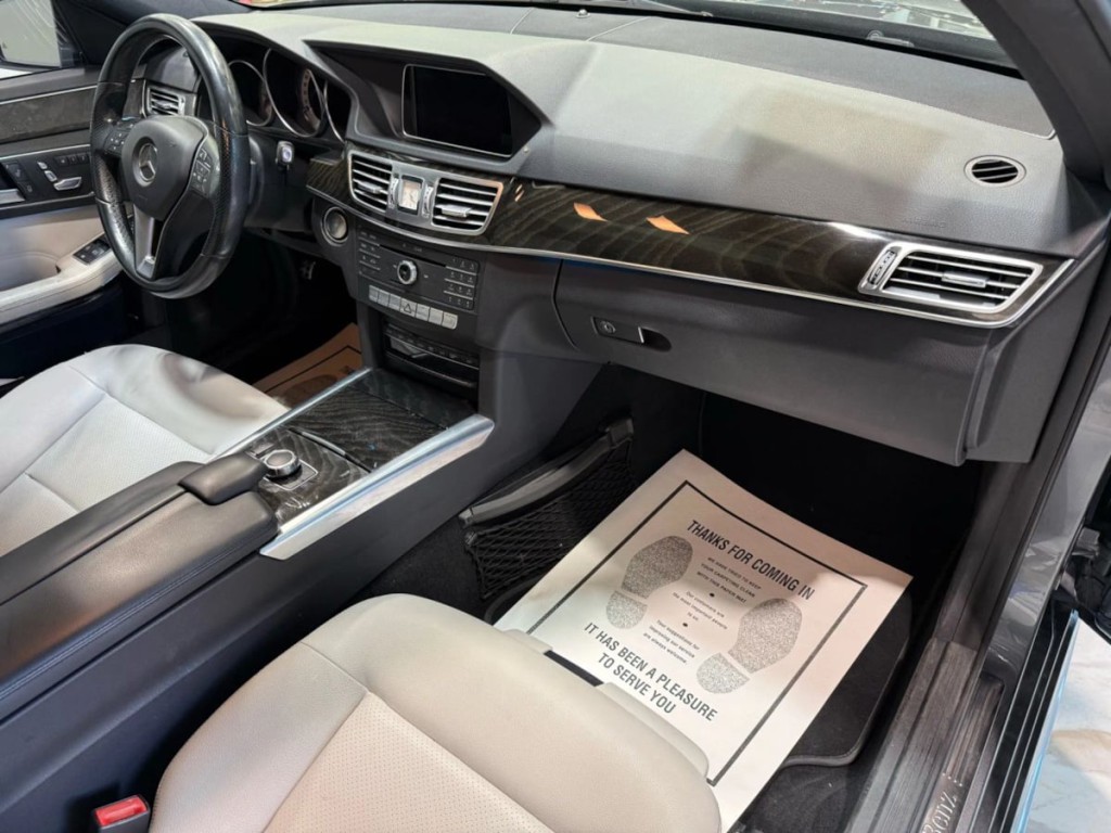 2016 Mercedes-Benz E-Class Image 26