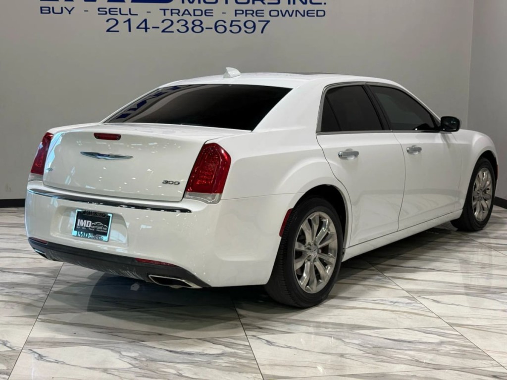 2020 Chrysler 300 Image 6