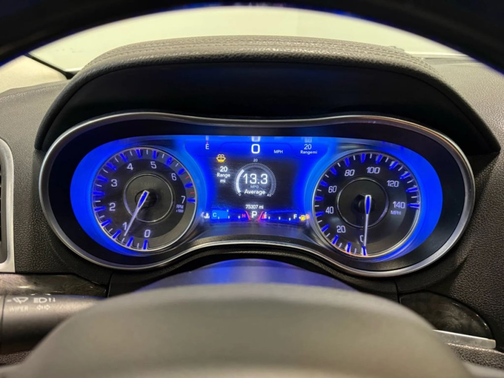 2020 Chrysler 300 Image 17