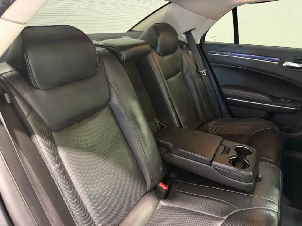 2020 Chrysler 300 Image 29