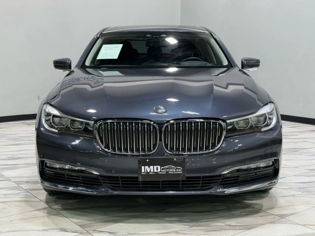 2018 BMW 7 Series Image 3