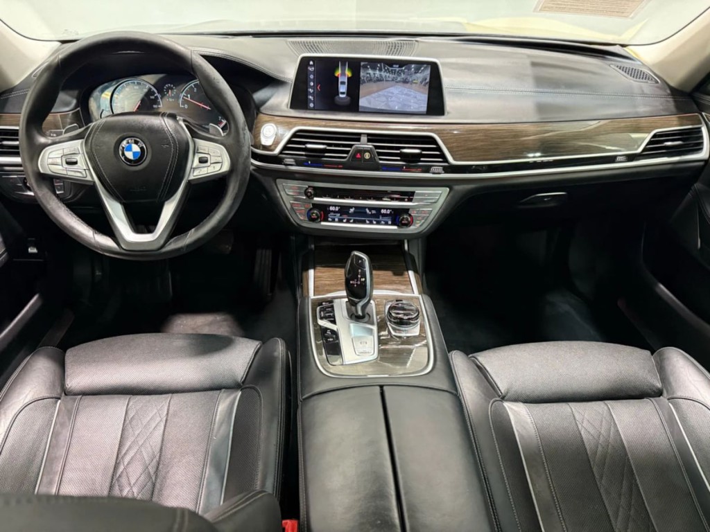 2018 BMW 7 Series Image 15