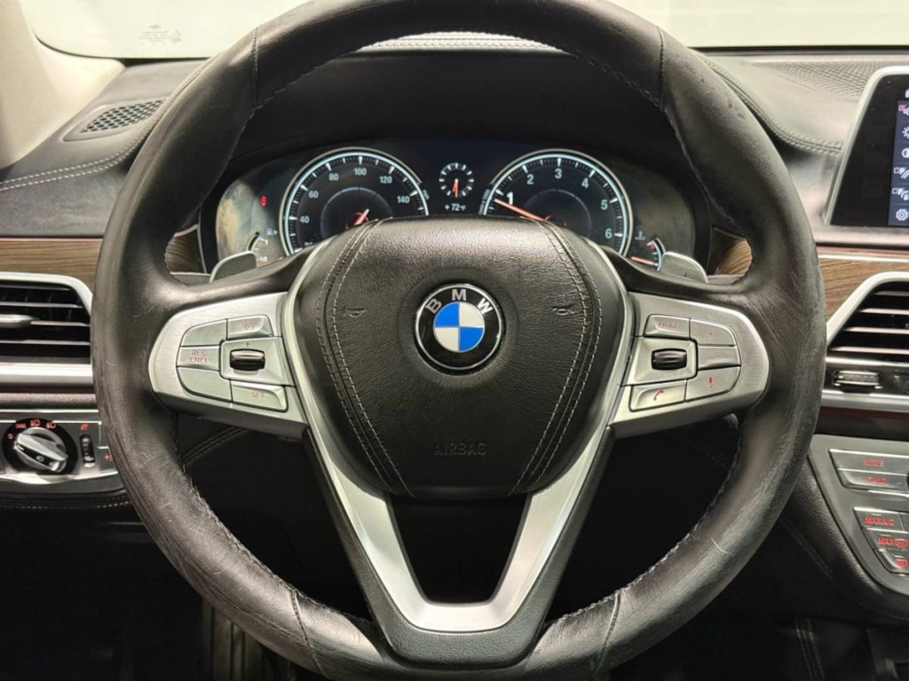 2018 BMW 7 Series Image 16