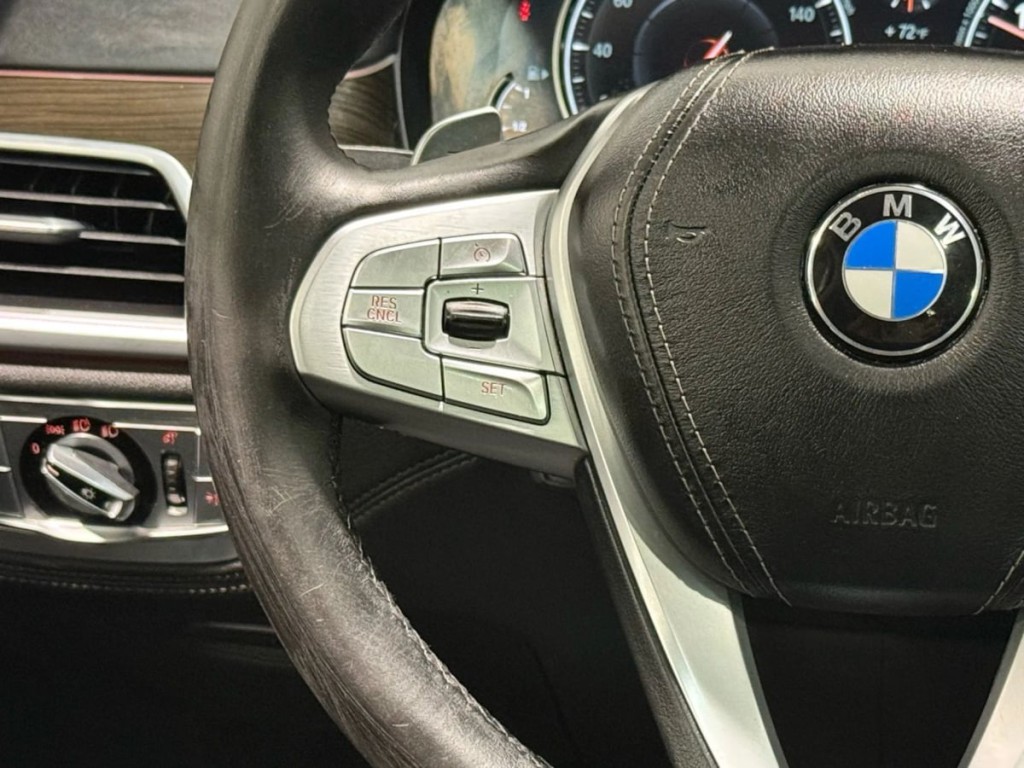 2018 BMW 7 Series Image 17