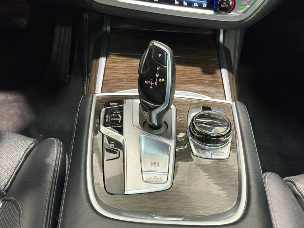 2018 BMW 7 Series Image 21