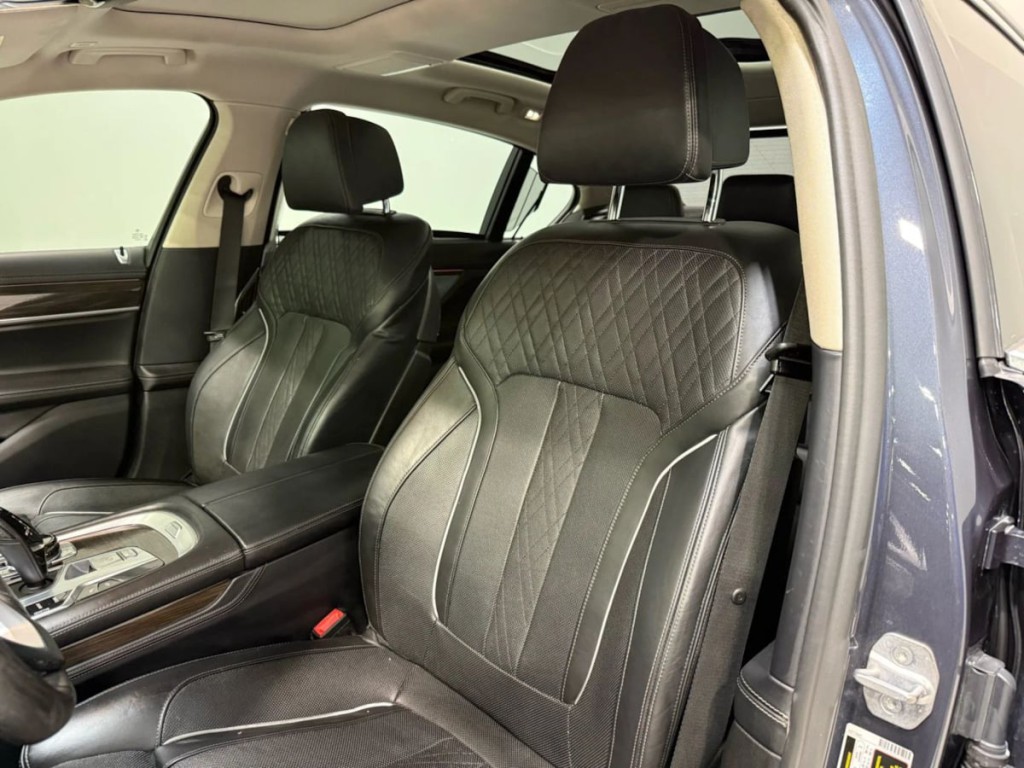 2018 BMW 7 Series Image 22