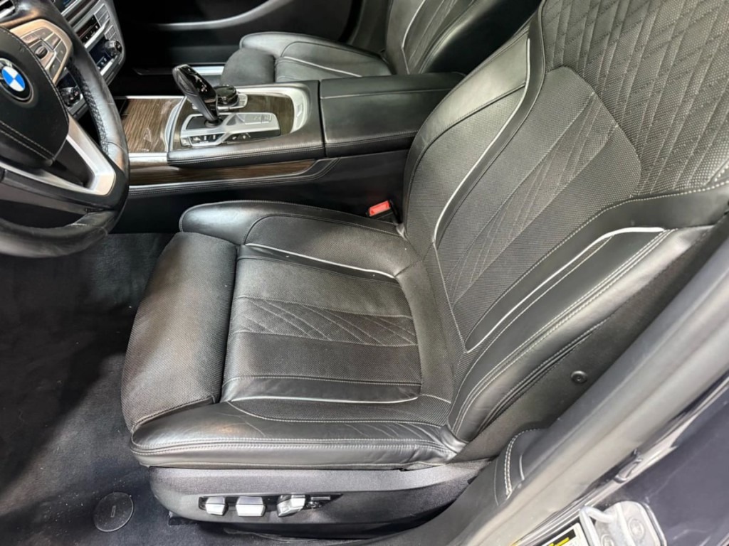 2018 BMW 7 Series Image 23