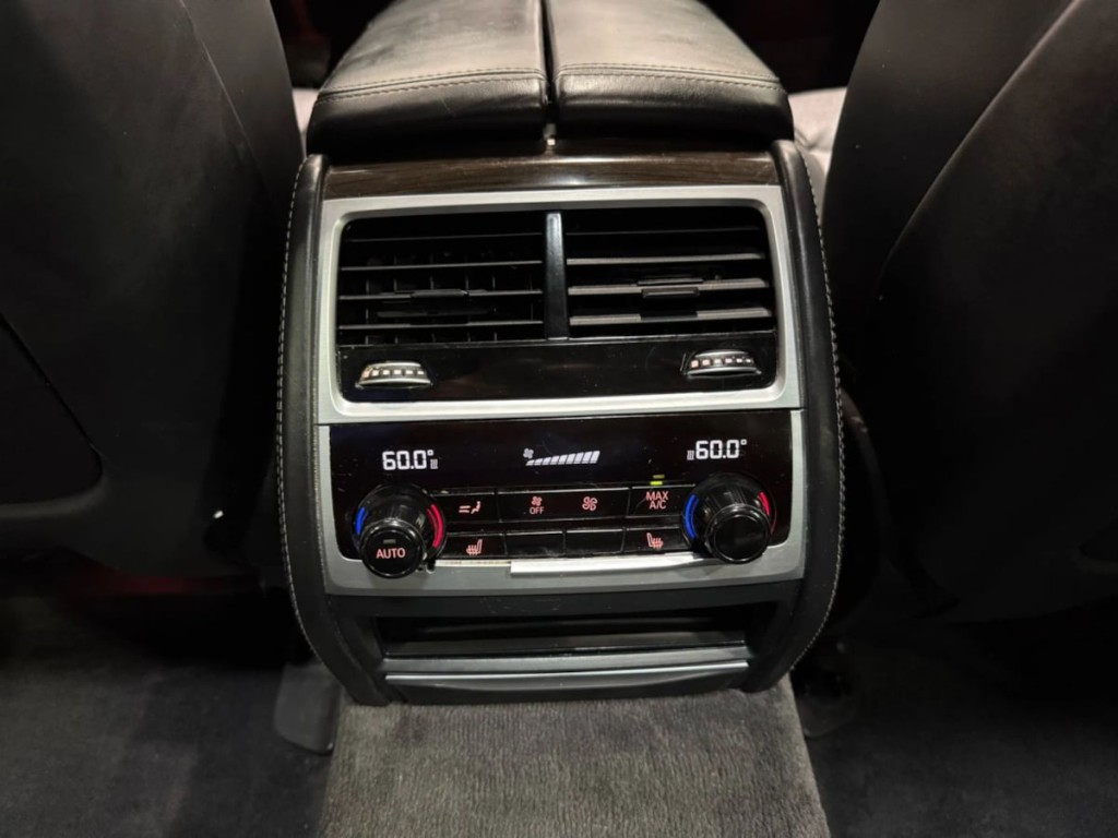 2018 BMW 7 Series Image 31