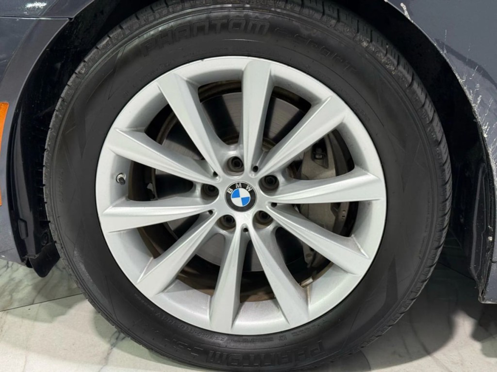 2018 BMW 7 Series Image 32