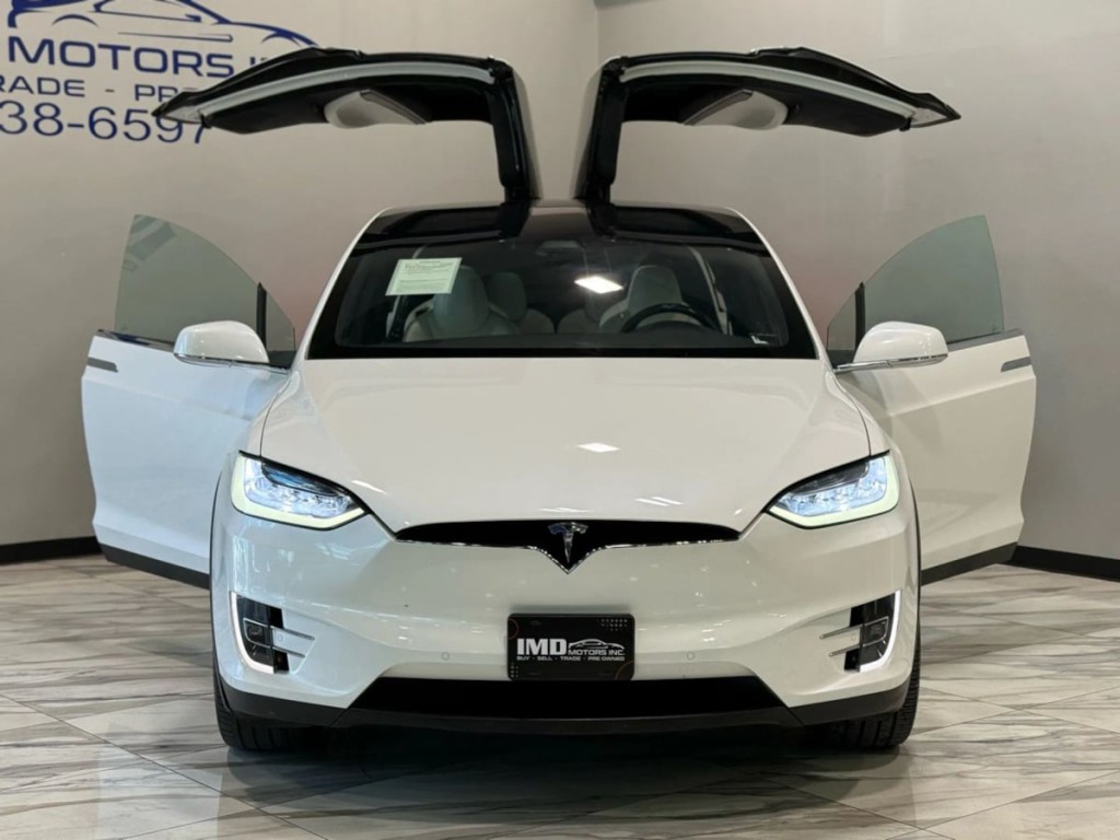 2017 Tesla Model X Image 7