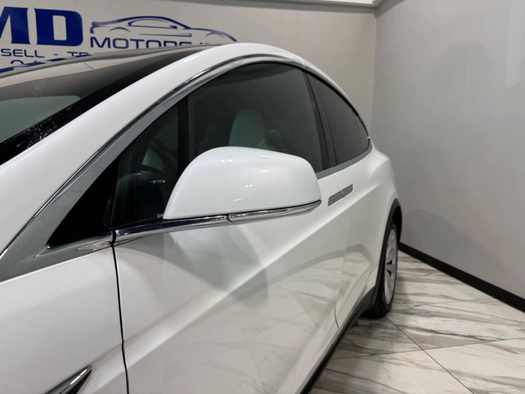 2017 Tesla Model X Image 9