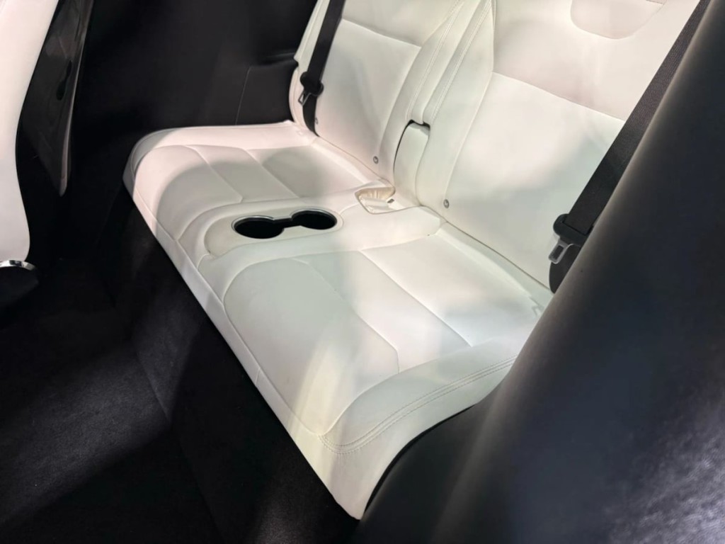 2017 Tesla Model X Image 29