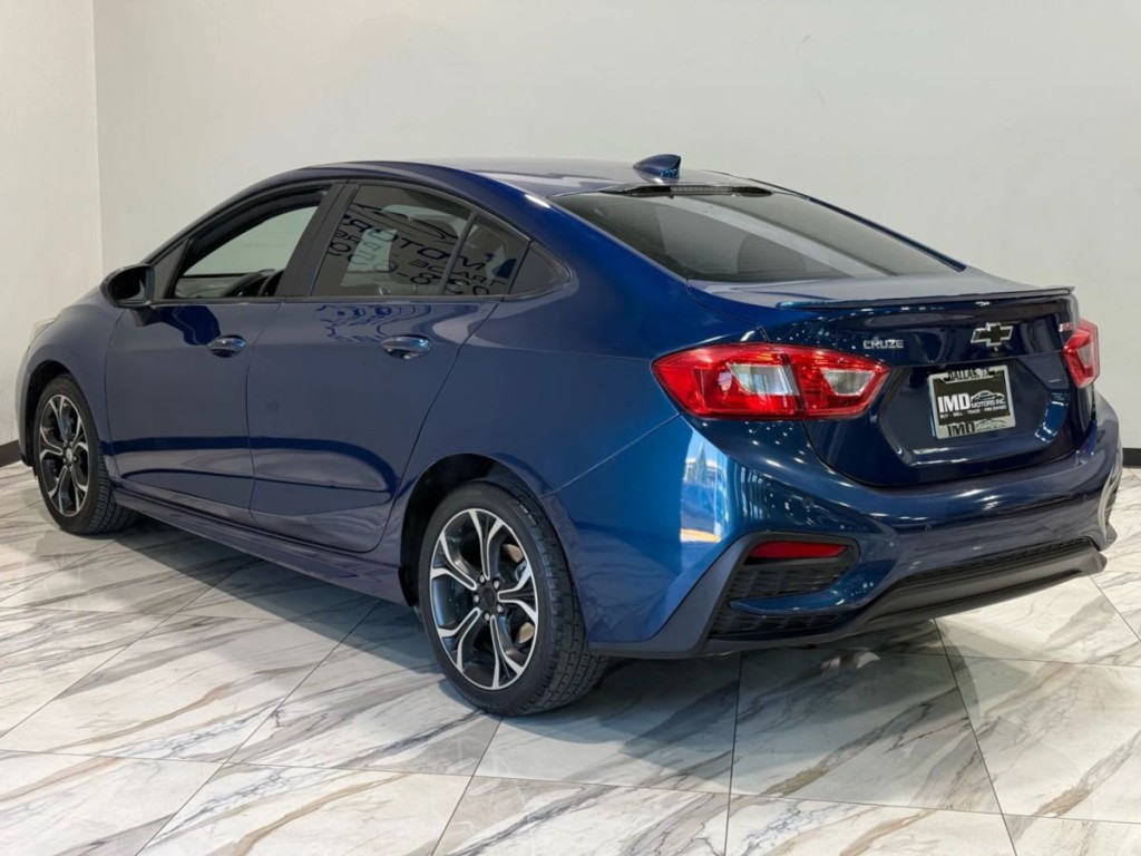 2019 Chevrolet Cruze Image 8