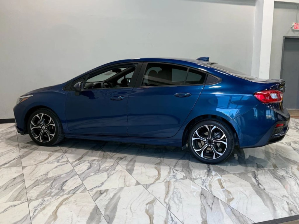 2019 Chevrolet Cruze Image 9